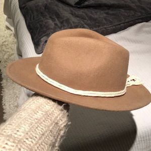 100% wool Brixton hat in Camel